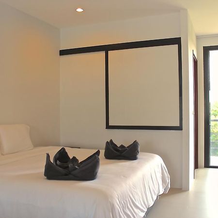 Appartamento Little Paris Phuket Esterno foto