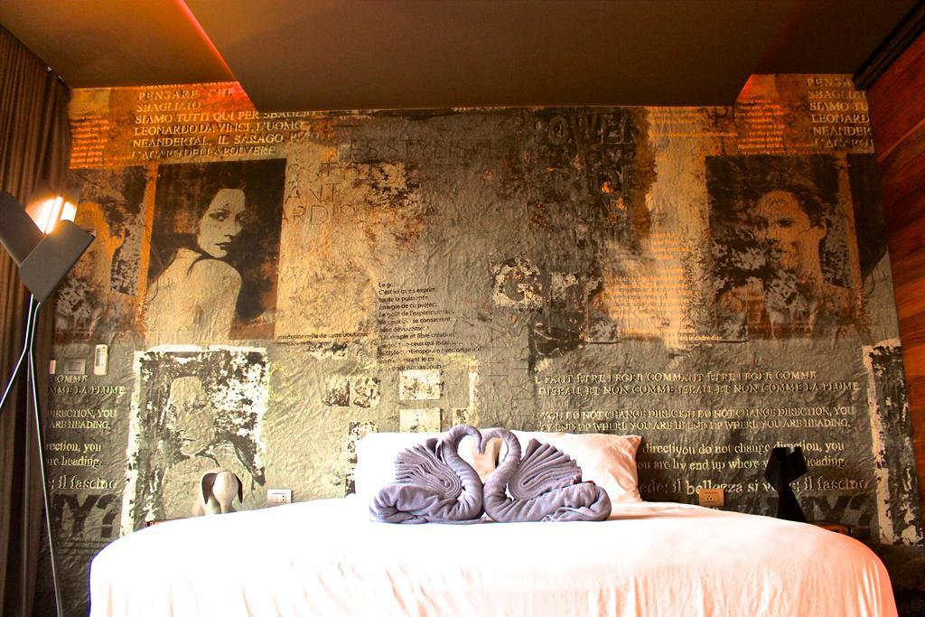 Appartamento Little Paris Phuket Esterno foto