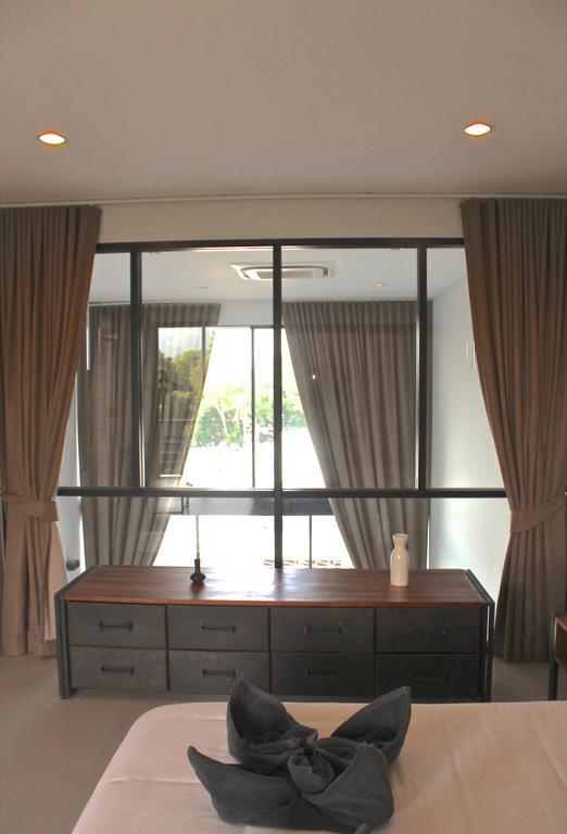 Appartamento Little Paris Phuket Esterno foto