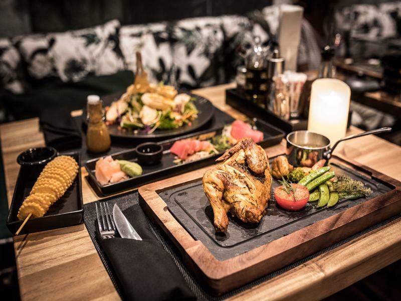 Appartamento Little Paris Phuket Esterno foto